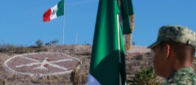 Conmemora el Gobierno de BCS el Día de la Bandera Nacional