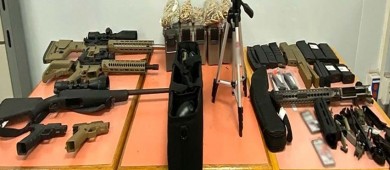 Detienen a estadounidense que intentó ingresar armas de alto calibre por frontera con México