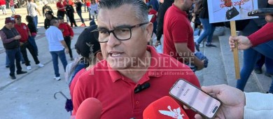 Magisterio de BCS a favor de prohibir uso de celular en horas de clase