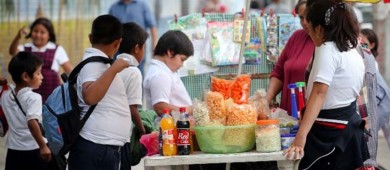 SSA capacitará a expendedores de productos en escuelas ante prohibición de comida chatarra