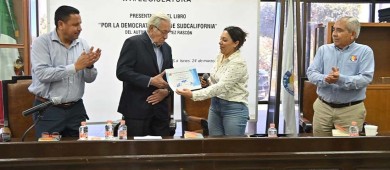 Presentan INAH y XVII Legislatura el libro "Por la Democratización de Sudcalifornia" de Eleazar Gámez