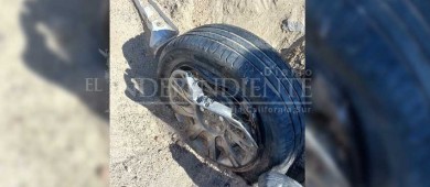 Localizan un carro enterrado en los manglares de El Conchalito