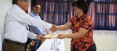 “La disciplina y constancia son claves para alcanzar el éxito”: señala rector de la UABCS en entrega de reconocimientos a mejores promedios