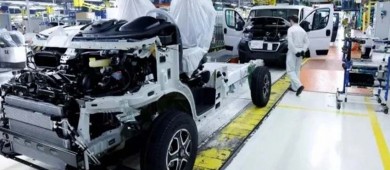 Stellantis frena producción en México y Canadá por aranceles de Trump