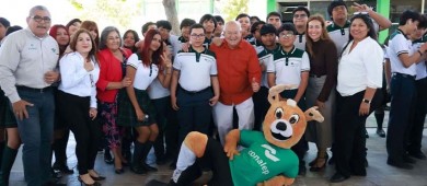 Entrega Castro Cosío vehículos, mejoramiento y equipamiento escolar en CONALEP por 13 mdp