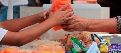 Niños consumen 500 calorías diarias de comida chatarra en la escuela: Calvillo