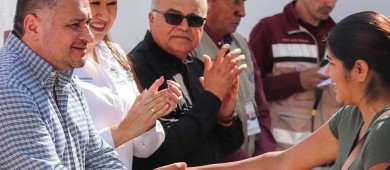 Entrega secretario general de Gobierno 71 acciones de vivienda en Comondú, Loreto y Mulegé