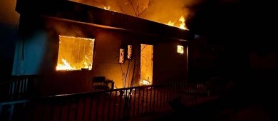 Otro incendio en Hotel Los Arcos; sospechan de indigentes en el inmueble