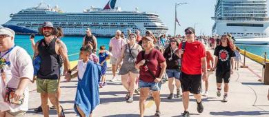 Sectur anuncia impuesto a pasajeros de cruceros que atraquen en México