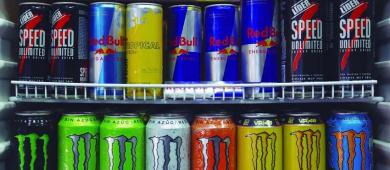 Planean prohibir venta de bebidas energéticas a menores de 18 años