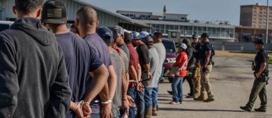SRE dice que atiende a connacionales tras redadas de ICE en cultivos en California