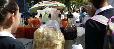 SEP gana batalla sobre la venta de comida chatarra en escuelas