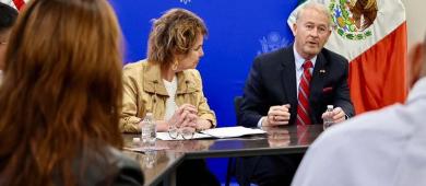 Embajador de EU en México dice que los carteles del narco ‘se están yendo a la quiebra’