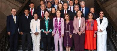 Anuncian caravanas de salud y mejoras educativas, tras reunión en Palacio Nacional