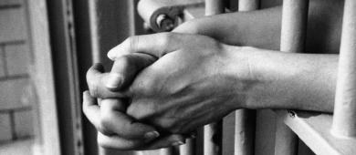 EU transfiere a México a 14 reos sentenciados por narcotráfico para ahorrar dinero