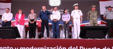 Inauguran primera y segunda etapa de modernización del Puerto de Pichilingue