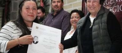 SEP entrega títulos a egresados de Universidades para el Bienestar