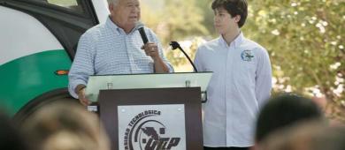 Entrega el gobernador Castro Cosío tres nuevos espacios y un autobús a la Universidad Tecnológica de La Paz