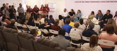 Entrega el gobernador Castro Cosío rehabilitación de la Casa de Día para Personas Adultas Mayores en La Paz