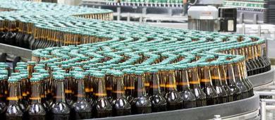 Industria refresquera se compromete a reducir azúcar en productos