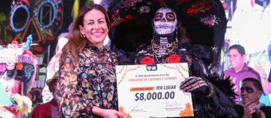 Catrinas y Catrines toman el malecón de La Paz por concurso del Día de Muertos