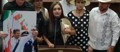 Grecia Quiroz, viuda de Carlos Manzo, rinde protesta como nueva alcaldesa de Uruapan