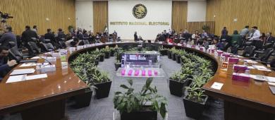 El INE aprieta su gasto ante superelección; mil millones de pesos menos