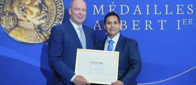 Egresado de Biología Marina de la UABCS recibe dos de los máximos reconocimientos internacionales en ciencias oceanográficas