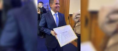 Egresado de Biología Marina de la UABCS recibe dos de los máximos reconocimientos internacionales en ciencias oceanográficas