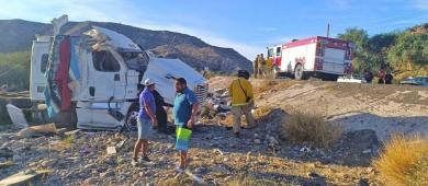 Marina brindó atención médica a personal civil, tras accidente vehicular en Santa Rosalía