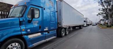 Piden elevar arancel a 50% para frenar importación de tractocamiones chatarra