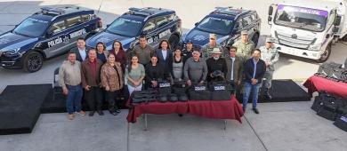 Entrega Ayuntamiento de La Paz armamento, equipo y vehículos a la policía municipal
