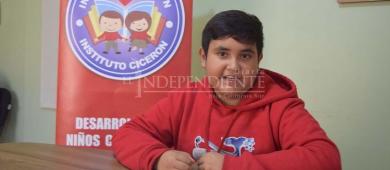 Sudcaliforniano que sueña con ser astrónomo competirá con proyecto de ciencia en Camboya