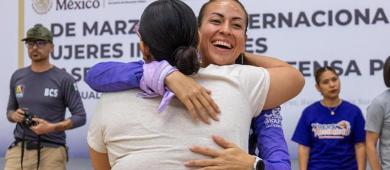 Alcaldesa de La Paz se suma a mujeres en la Clase Nacional de Defensa Personal por el 8M