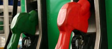 Gobierno renueva acuerdo para topar gasolina regular en 24 pesos