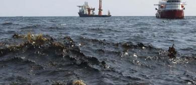 Sheinbaum afirma que derrame en golfo de México fue de un barco y pide investigación penal