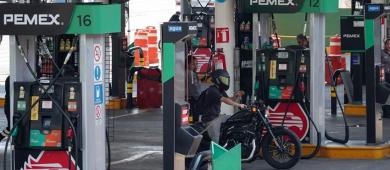 Gobierno y gasolineros extienden a abril el tope al precio del diésel