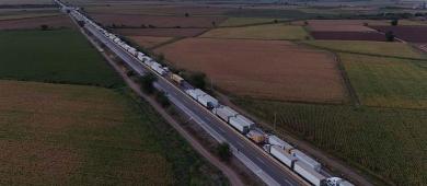 Sheinbaum minimiza el impacto de los ‘pocos’ bloqueos de transportistas y ofrece diálogo