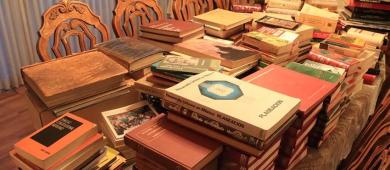 Recibe UABCS valiosa donación bibliográfica del Lic. Ángel César Mendoza Arámburo