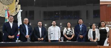 Congreso BCS homenajea a las y los maestros de Sudcalifornia