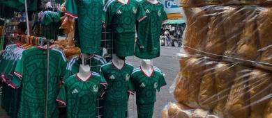 Denuncian que se venderán más de 400 mdp en artículos ‘pirata’ del Mundial        4