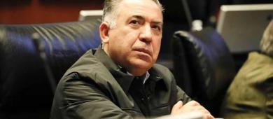 Senador Inzunza asegura que seguirá en el cargo