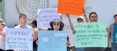 Médicos del ISSSTE denuncian presunto tráfico de influencias en proceso penal por muerte de paciente con COVID