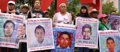 CNDH exculpa al Ejército y revictimiza a las familias: Padres de los 43 normalistas desaparecidos