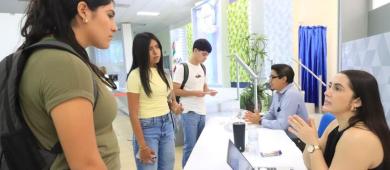 UABCS recibe a estudiantes de nuevo ingreso con proceso de inscripción y Feria Universitaria de Servicios