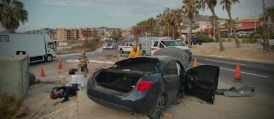 Bomberos atienden volcadura con una persona lesionada en San José del Cabo