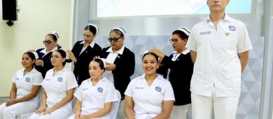 Alumnado de Enfermería de la UABCS recibe cofias y fístoles en ceremonia oficial