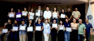 UABCS reconoce a estudiantes con los mejores promedios de Humanidades