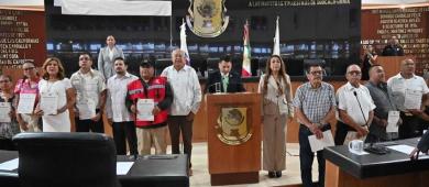 Devela Gobernador letras en memoria de las víctimas del huracán Liza, a 50 años de su paso por BCS