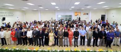UABCS entrega 204 títulos y grados académicos a una nueva generación de profesionistas